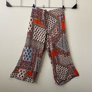 Flare hippie/boho paisley pants in size small with pockets